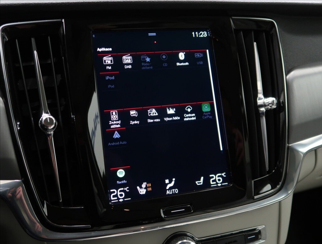 Volvo S90 Sedan / Limuzína 2,0 l 173 kw
