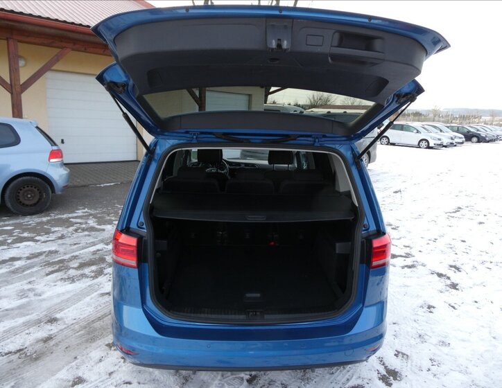 Volkswagen Touran 27