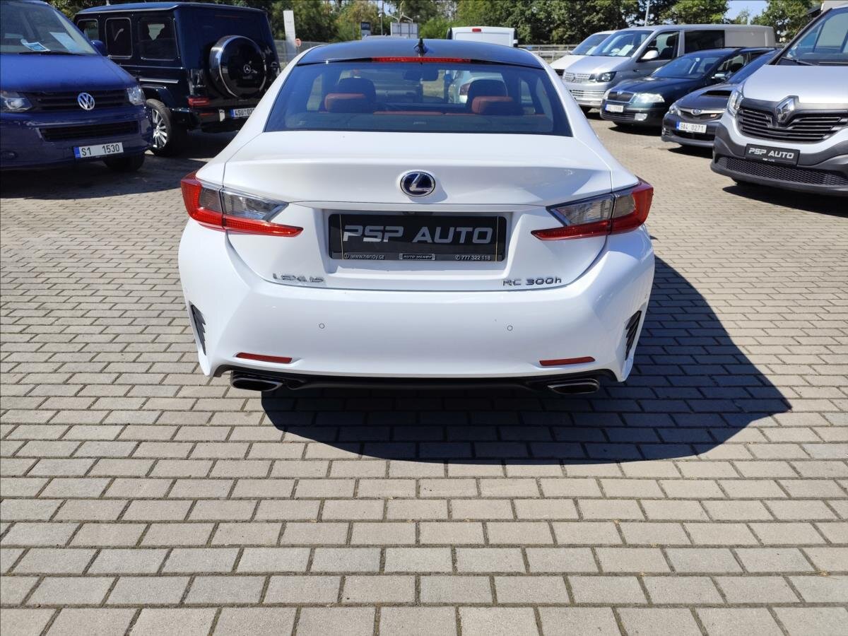 Lexus RC 300h Kupé 2,5 l 133 kw