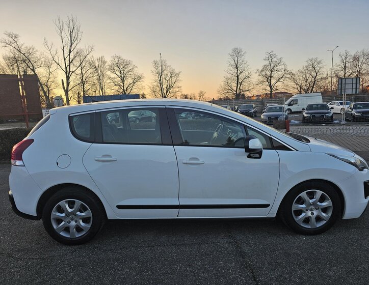 Peugeot 3008 SUV 1,2 l 96 kw