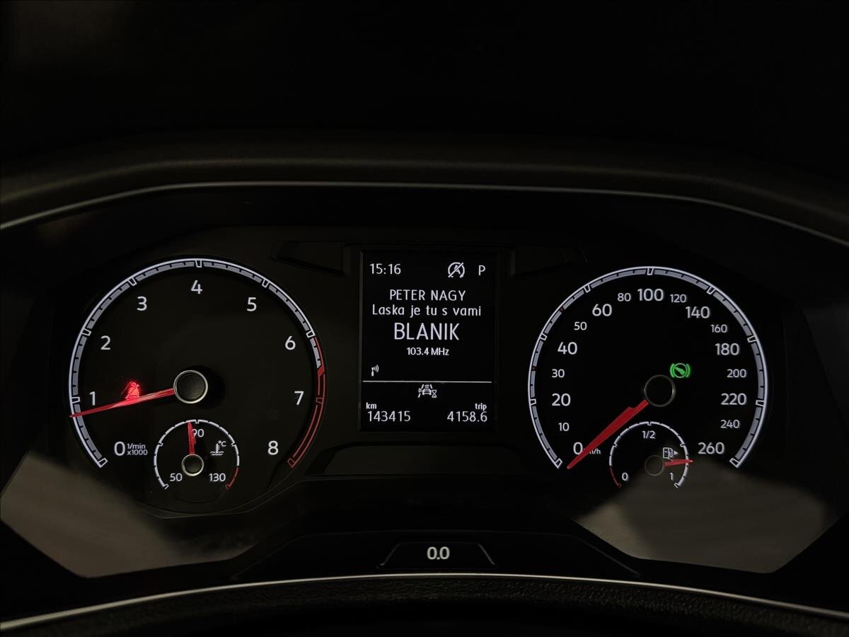 Volkswagen T-Roc SUV / Terénní 2,0 l 140 kw