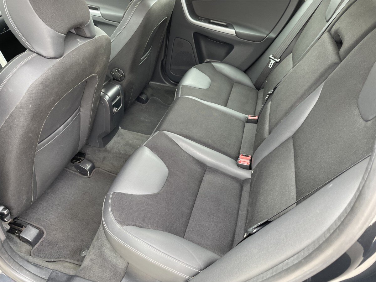 Volvo XC60 Kombi 2,4 l 151 kw