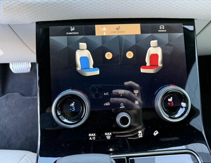 Land Rover Range Rover Velar SUV / Terénní 2,0 l 184 kw