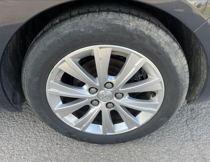 Peugeot 308 Kombi 1,5 l 96 kw