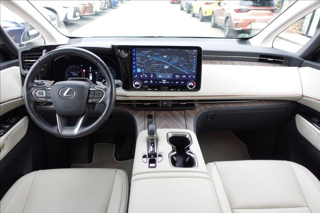Lexus LM 350h