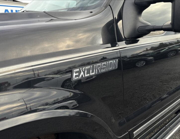 Ford Excursion SUV / Terénní 6,0 l 239 kw