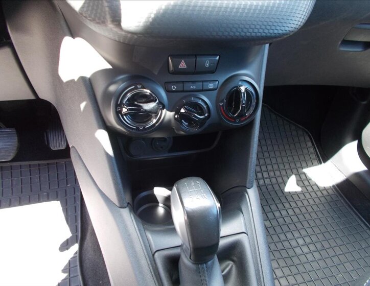 Peugeot 208 Hatchback 1,2 l 60 kw