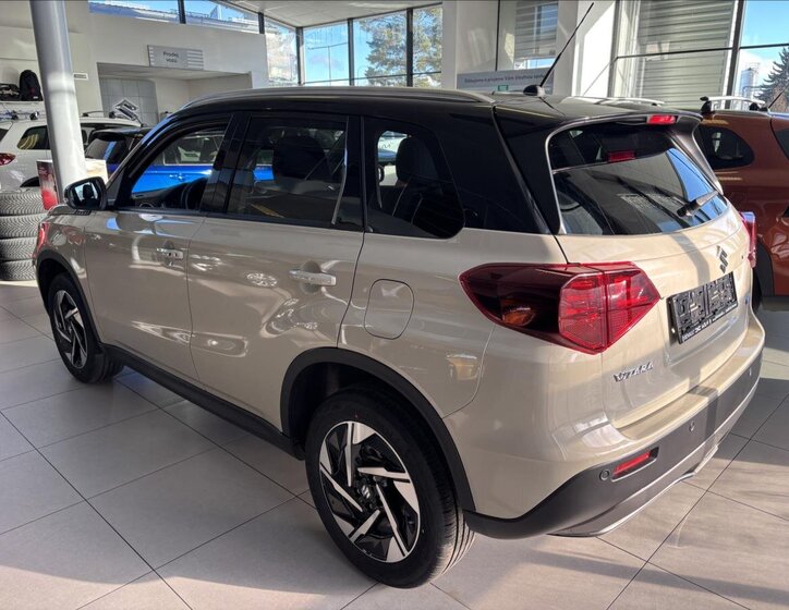 Suzuki Vitara SUV / Terénní 1,4 l 81 kw
