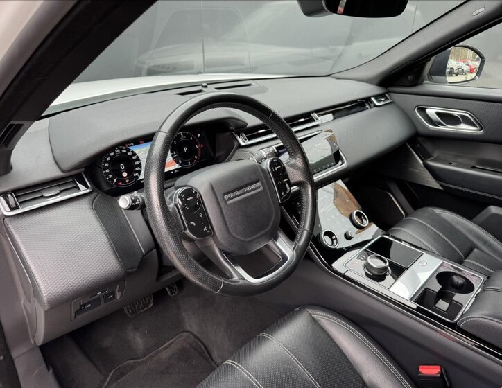 Land Rover Range Rover Velar SUV / Terénní 2,0 l 177 kw