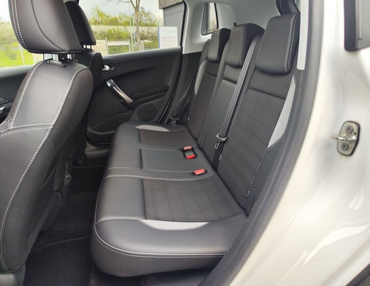 Peugeot 2008 SUV / Terénní 1,2 l 81 kw