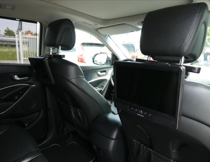 Hyundai Grand Santa Fe 32