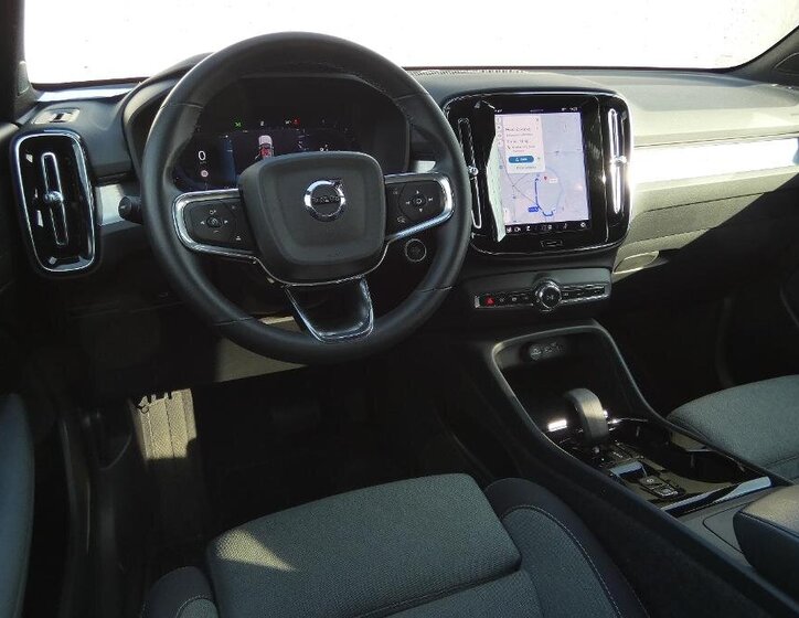 Volvo XC40 SUV / Terénní 2,0 l 120 kw