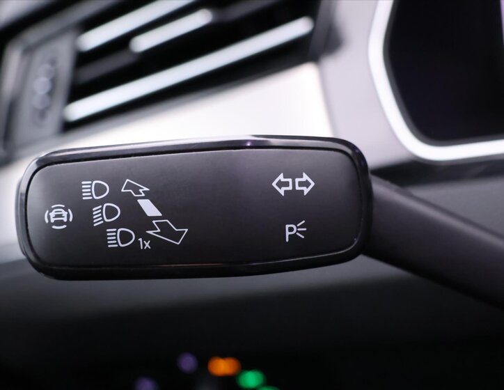 Volkswagen Passat Kombi 1,6 l 88 kw