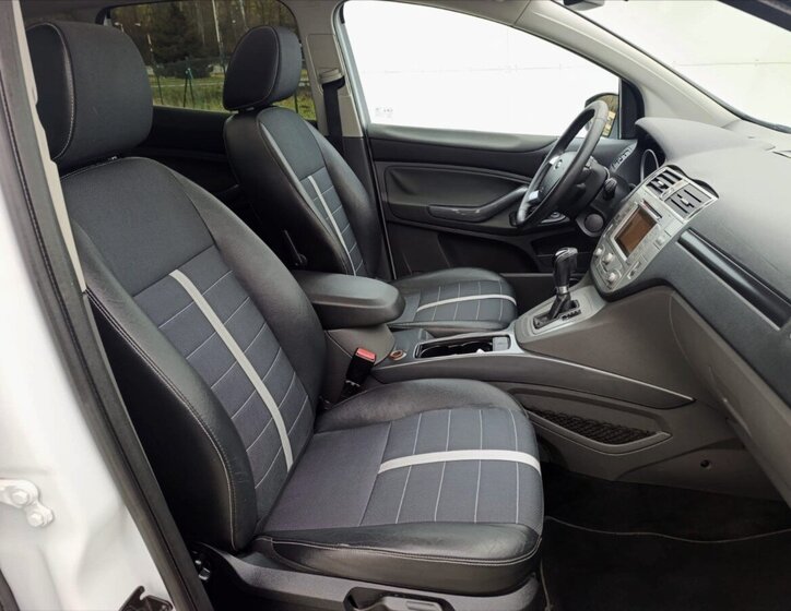 Ford Kuga SUV / Terénní 2,0 l 120 kw