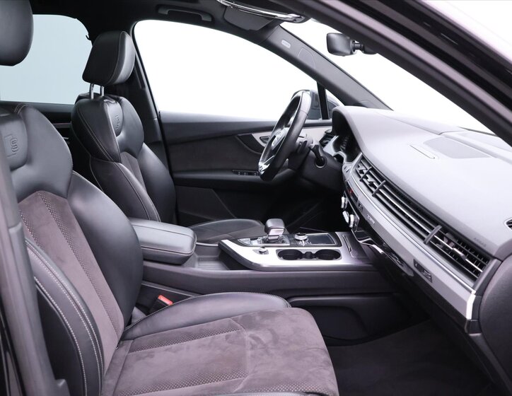 Audi Q7 SUV / Terénní 3,0 l 200 kw