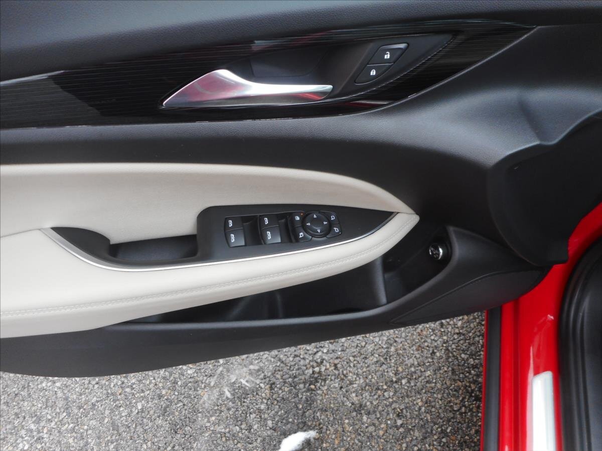 Opel Insignia Kombi 2,0 l 125 kw