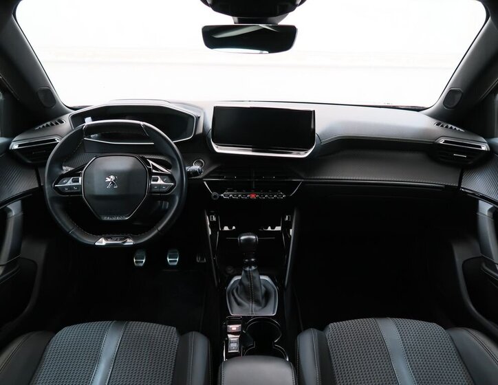 Peugeot 2008 SUV 1,2 l 96 kw