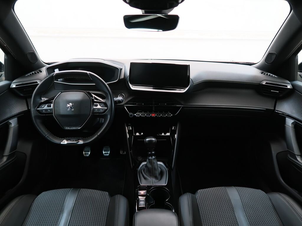 Peugeot 2008 SUV 1,2 l 96 kw