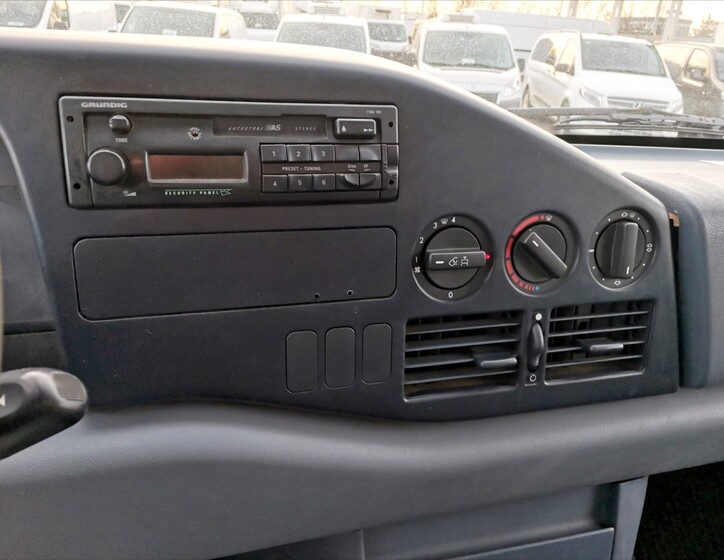 Mercedes-Benz Sprinter 9