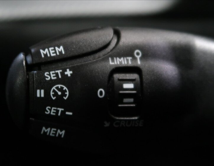 Peugeot 2008 SUV / Terénní 1,2 l 74 kw