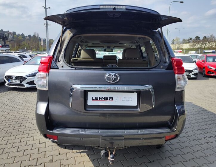 Toyota Land Cruiser SUV / Terénní 3,0 l 127 kw