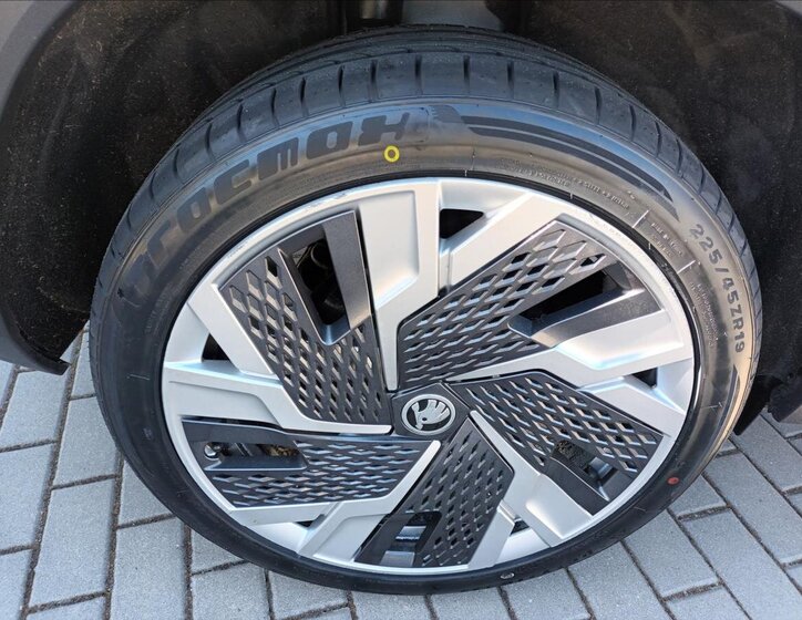 Škoda Karoq SUV / Terénní 2,0 l 110 kw