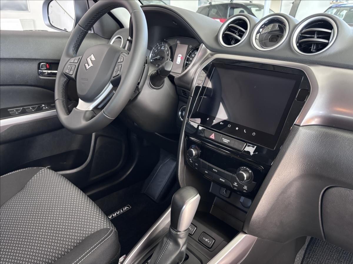 Suzuki Vitara SUV / Terénní 1,4 l 81 kw