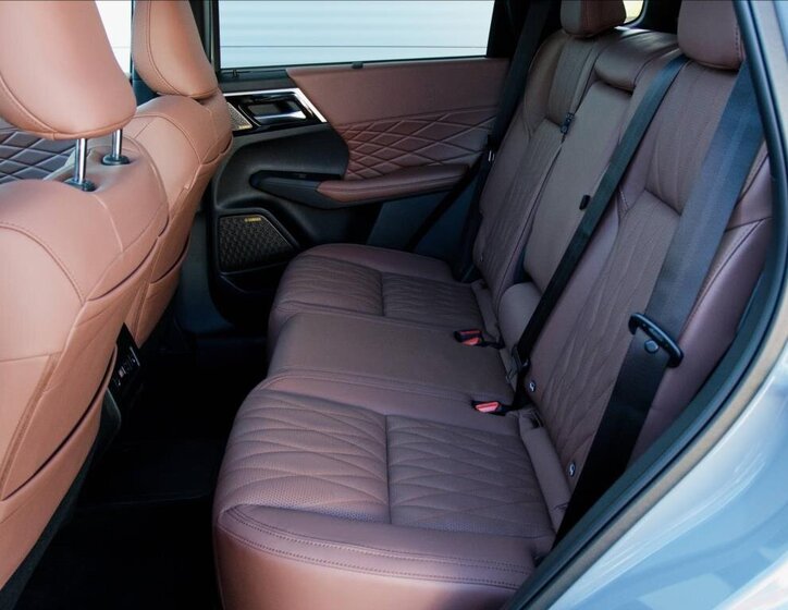 Mitsubishi Outlander SUV / Terénní 2,4 l 225 kw