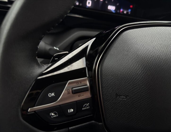 Peugeot 408 Liftback 1,2 l 96 kw