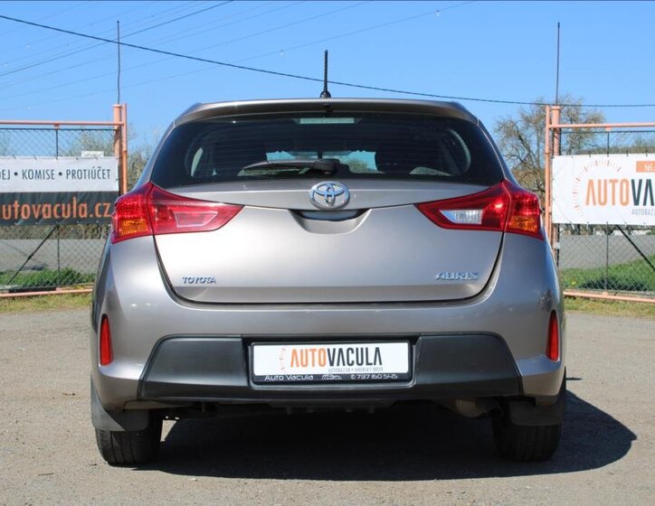 Toyota Auris Hatchback 1,3 l 73 kw