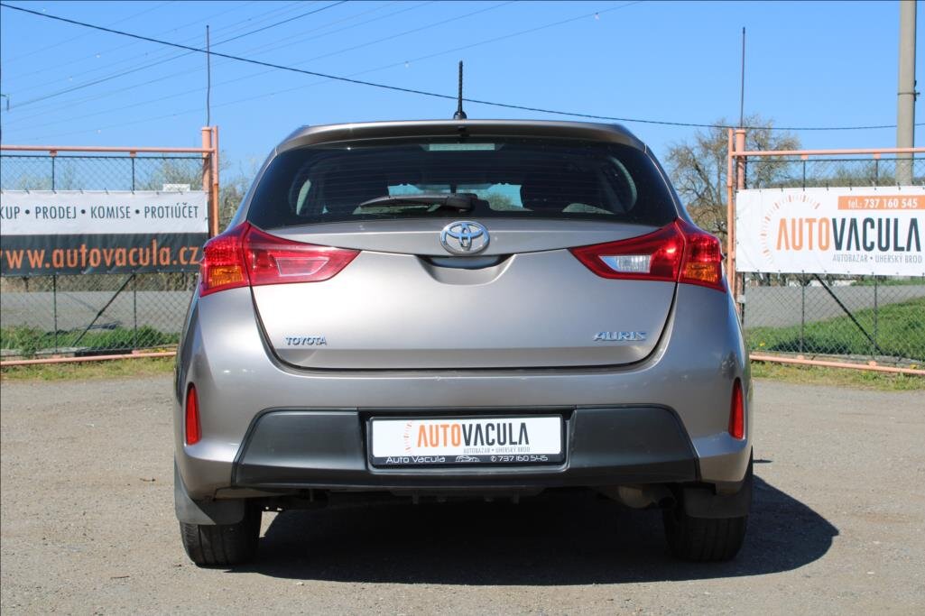 Toyota Auris Hatchback 1,3 l 73 kw