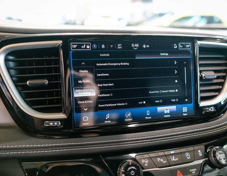 Chrysler Pacifica 29