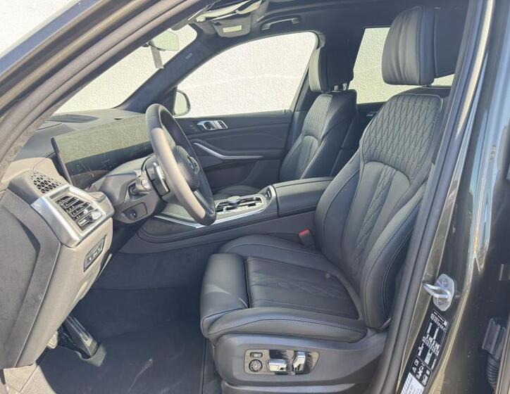 BMW X7 6