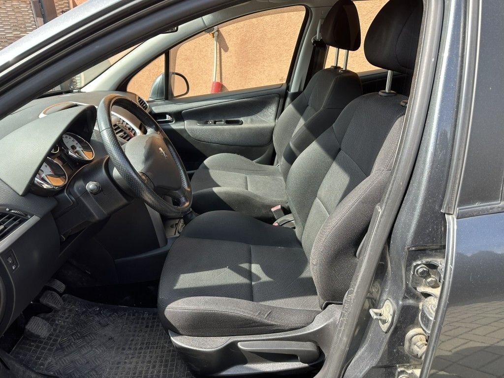 Peugeot 207 Kombi 1,6 l 88 kw