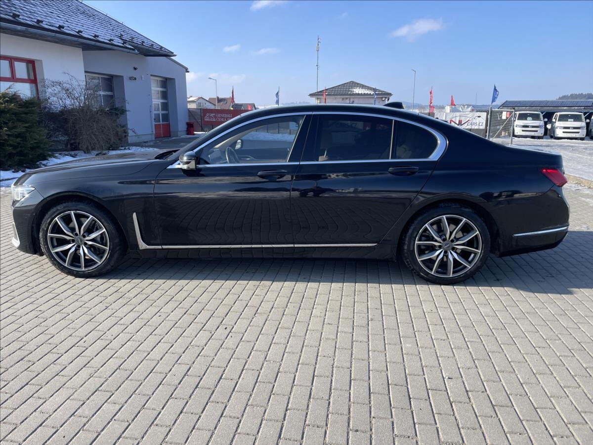 BMW Řada 7 Sedan 3,0 l 210 kw
