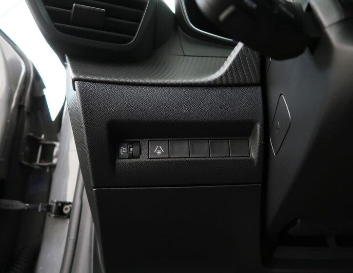 Peugeot 208 Hatchback 1,2 l 74 kw