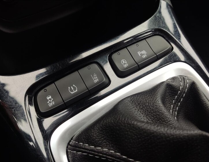 Opel Crossland X SUV 1,2 l 61 kw