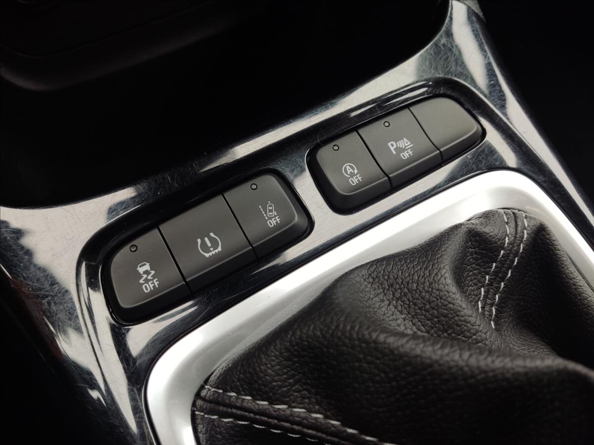 Opel Crossland X SUV 1,2 l 61 kw