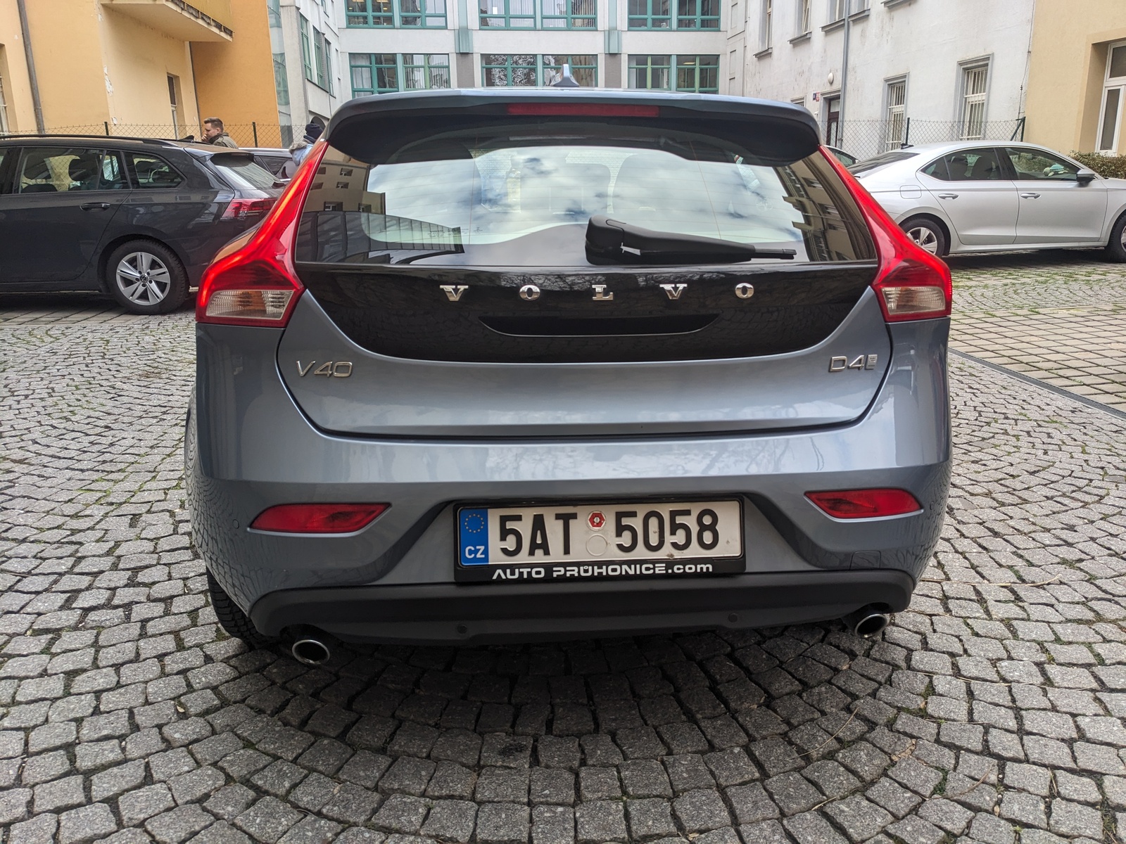 Volvo V40 8