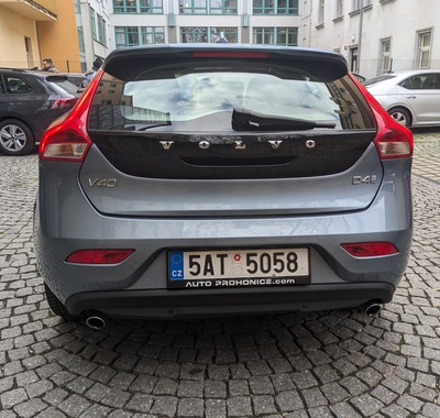 Volvo V40 8