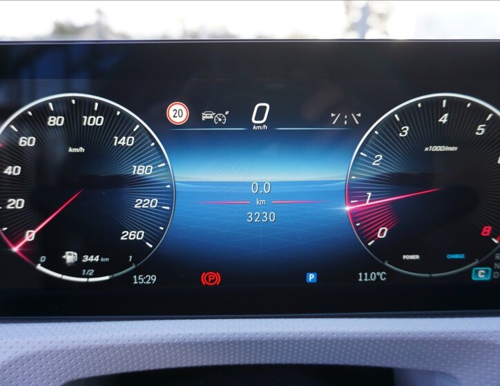 Mercedes-Benz Třídy A Hatchback 1,3 l 100 kw