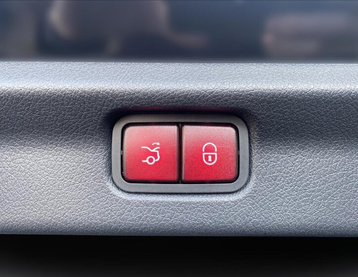 Mercedes-Benz EQE Sedan / Limuzína 0,0 300 kw