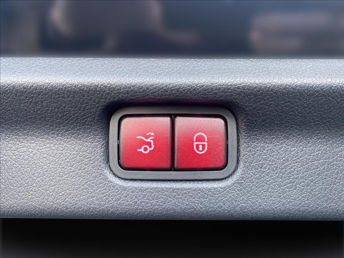 Mercedes-Benz EQE Sedan / Limuzína 0,0 300 kw