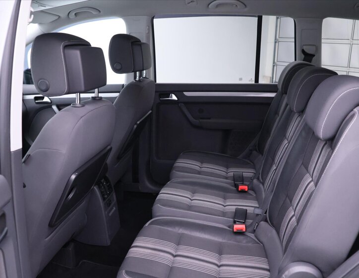 Volkswagen Touran MPV 1,6 l 77 kw