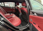 KIA Stinger Hatchback 3,3 l 269 kw