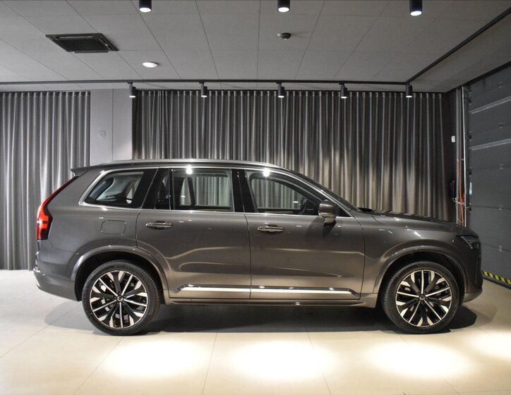 Volvo XC90 SUV / Terénní 2,0 l 228 kw