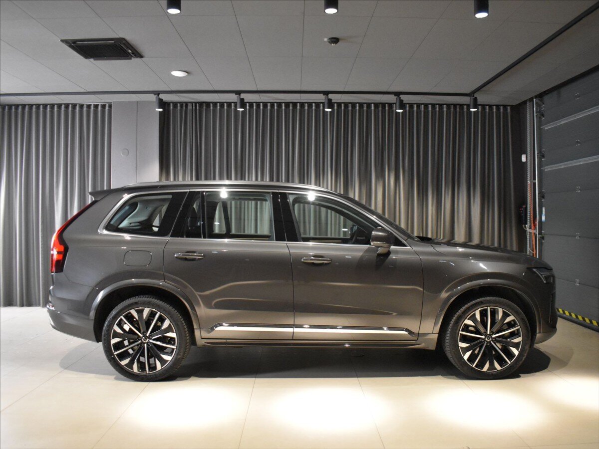 Volvo XC90 SUV / Terénní 2,0 l 228 kw