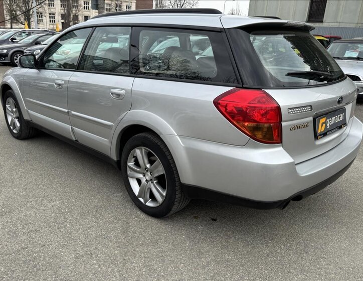 Subaru Legacy Kombi 3,0 l 180 kw