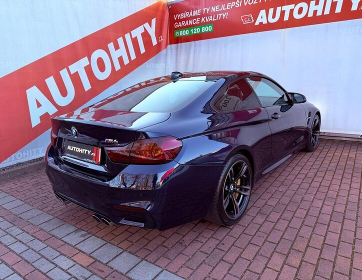 BMW M4 Kupé 3,0 l 317 kw