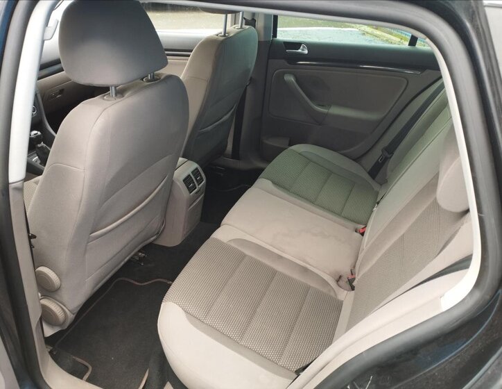 Volkswagen Golf Kombi 1,6 l 77 kw